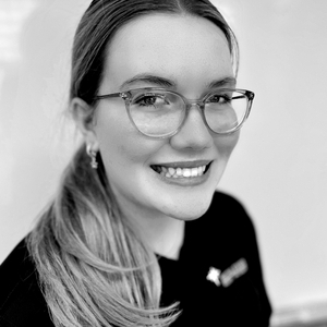 Scarlett Newport - Stage Manager