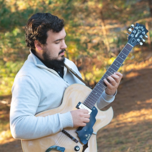 Tomás Campbell - Music/Bass