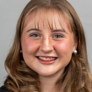 Kaitlyn Bell - Delia