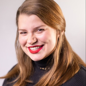 Lindsey Edwards - Stage Handler