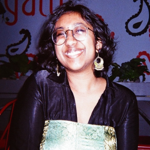 Neha Vasudevan - Ensemble (Frau Bergman)