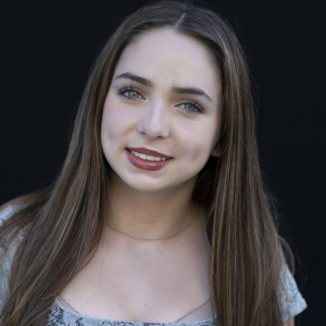 Lanie Cullen - Sharpette, Cheerleader, Dermatologist