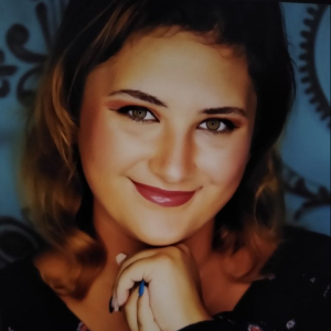 Caitlyn Pierce - Anna