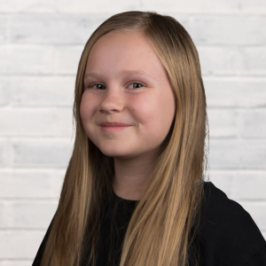 Ariana Deyell - Sophie