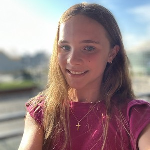 MAE KIESELBACH - News Kid 4