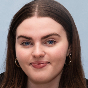 Carina Owen - Queen Iduna