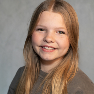 Margo Force - Lady in Waiting, Understudy for Larkin, Co-Dance Captain, Ensemble