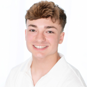 Lucas Smith - Michael Wormwood, Ensemble