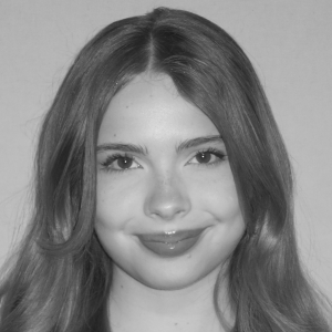 Eleanor Auna - Zoe Murphy