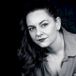 Begoña Tena - Award-Winning Playwright & Actress