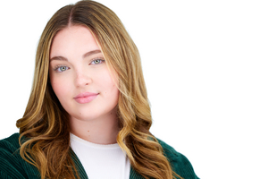 Lizzie Buller - Performer