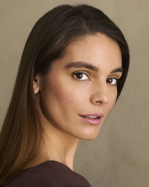 caitlin stasey - A/Anna