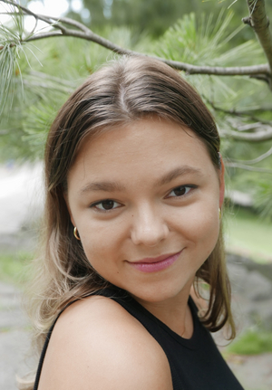 Annika Solomone - Alice