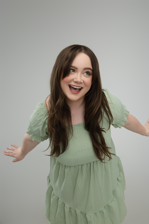 Sarah Hoogenraad - 'Puppet Therapy' Performer