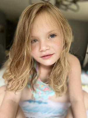 Piper Berg - Party Guest Ensemble
