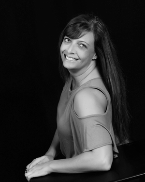 Kelli Knight LeVan - Dance Captain / Featured Dancer/Snowflakes, Munchkin Backstage Singers, Cyclone Dancers, and Ozians