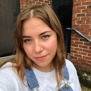 Baylee Robertson - Costume Designer 