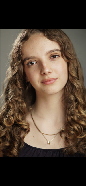 Hazel Bueno - Molly Aster