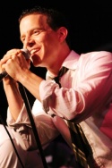 Christian Hoff sings 