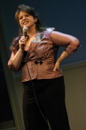 Kimberly Stern singing "Confessions of a New Yorker" Photo