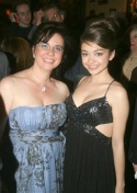 Sarah Hyland and her mother, Melissa Photo