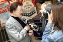 Robert Goulet speaks with the press Photo