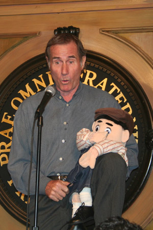 Photo Coverage: Tony Roberts Receives Friars Thespian Award Image