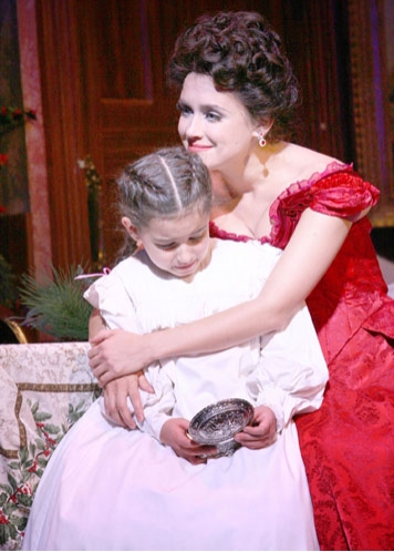 Brynn O'Malley (Esther Smith) and Sophie Rudin (Tootie Smith) Photo