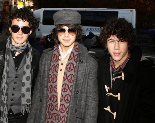 Kevin Jonas, Joe Jonas and Nick Jonas Photo