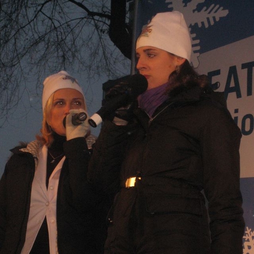 Kelly Sullivan and Emily Shoolin sing a number from Enter Laughing: The Musical Photo