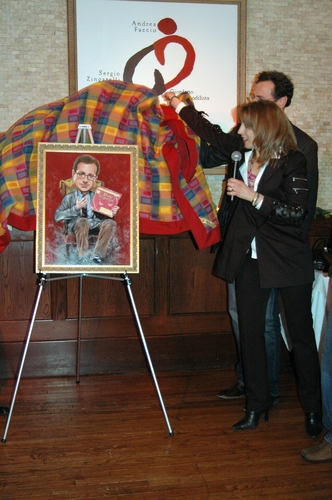 Valerie Smaldone unveils the portrait
 Photo