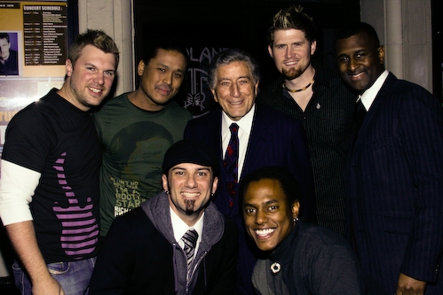Tony Bennett and singing group, Mosaic (l-r) Heath, Troy, Sean, John and Corwyn Photo