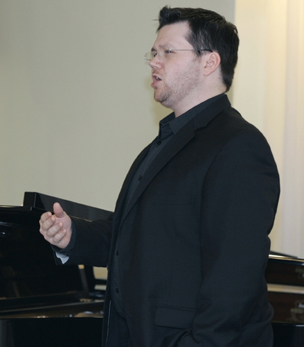 l-r: Dan Gerdes performing an excerpt from Michael Nyman's one-act opera The Man Who  Photo