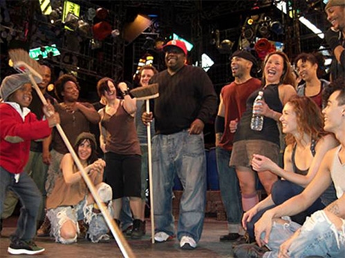 Cedric The Entertainer and the cast of Stomp Out Loud Photo