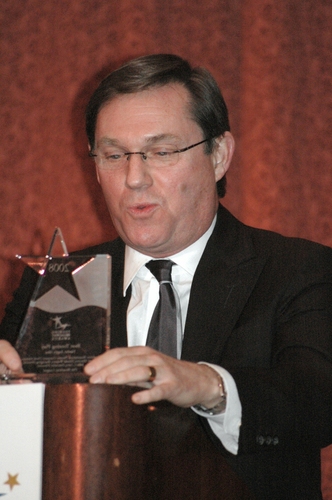 Richard Thomas accepting the award for Best Touring Play-Twelve Angry Men
 Photo