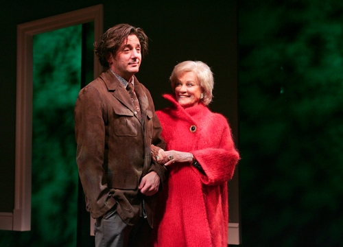 (l. to r.) Reg Rogers and Cynthia Harris in the World Premiere of Richard Greenberg's Photo