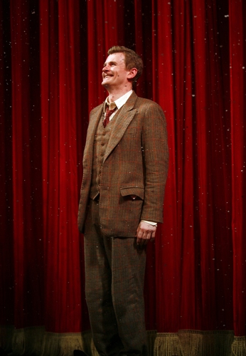 Photo Coverage: 39 STEPS Opening Image