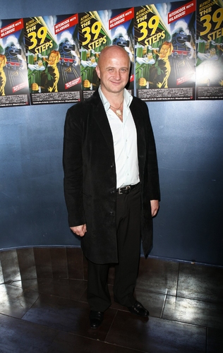 Photo Coverage: 39 STEPS Opening Image