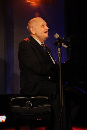 CHARLES STROUSE sings "My City" from Mayor Photo