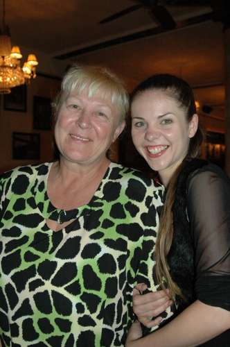 Elena Mindlina and her mother

 Photo