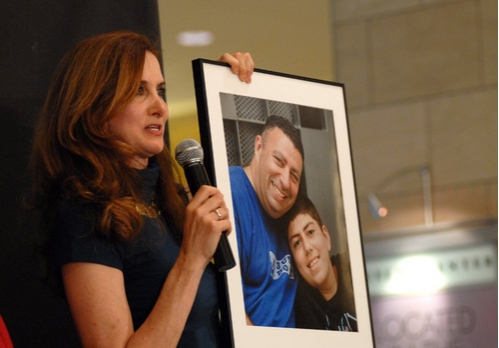 Photo Coverage: Jeannette Bayardelle Performs for the Heart Gallery Image