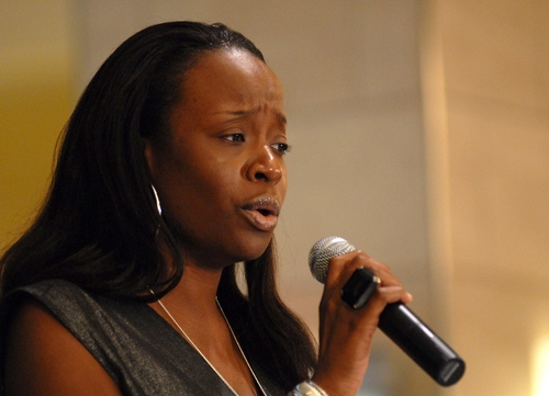 Photo Coverage: Jeannette Bayardelle Performs for the Heart Gallery Image