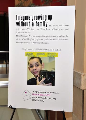 Photo Coverage: Jeannette Bayardelle Performs for the Heart Gallery Image