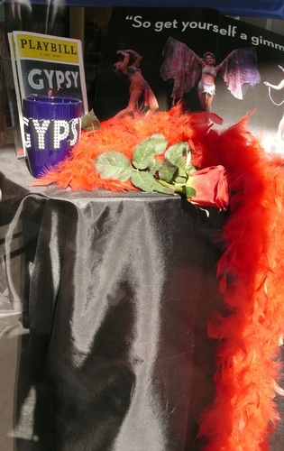 Photo Coverage: 'Gypsy' Cast Q & A at Barnes & Noble Image