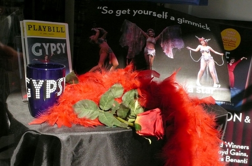 Photo Coverage: 'Gypsy' Cast Q & A at Barnes & Noble Image