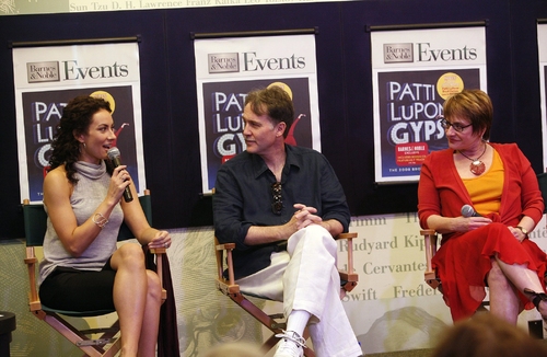 Photo Coverage: 'Gypsy' Cast Q & A at Barnes & Noble Image