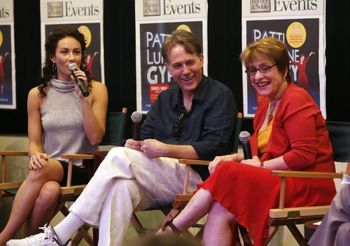 Photo Coverage: 'Gypsy' Cast Q & A at Barnes & Noble Image