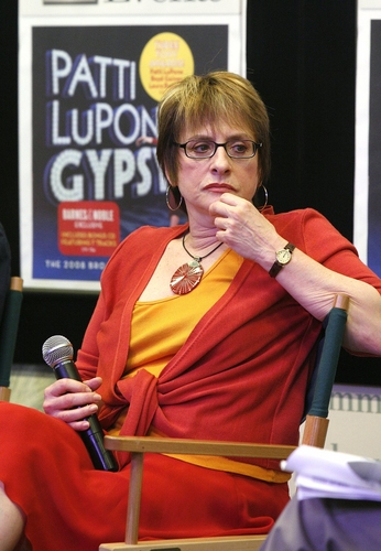 Photo Coverage: 'Gypsy' Cast Q & A at Barnes & Noble Image