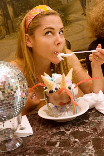 Photo Coverage: Xanadu Cast Enjoys 'Strange Magic' Sundae at Serendipity 3 Image