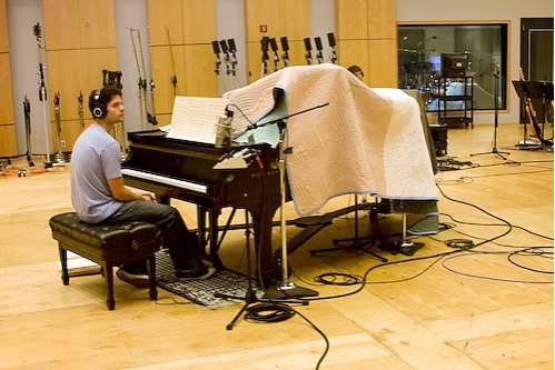 Tom Kitt at the piano Photo